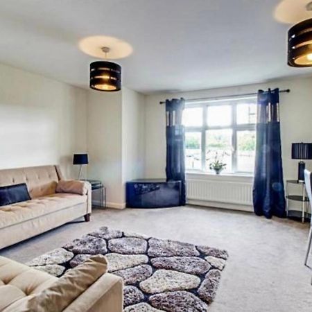 The Wickets - 2 Bedroom Apartment Overlooking Cricket Club Marton-in-Cleveland エクステリア 写真