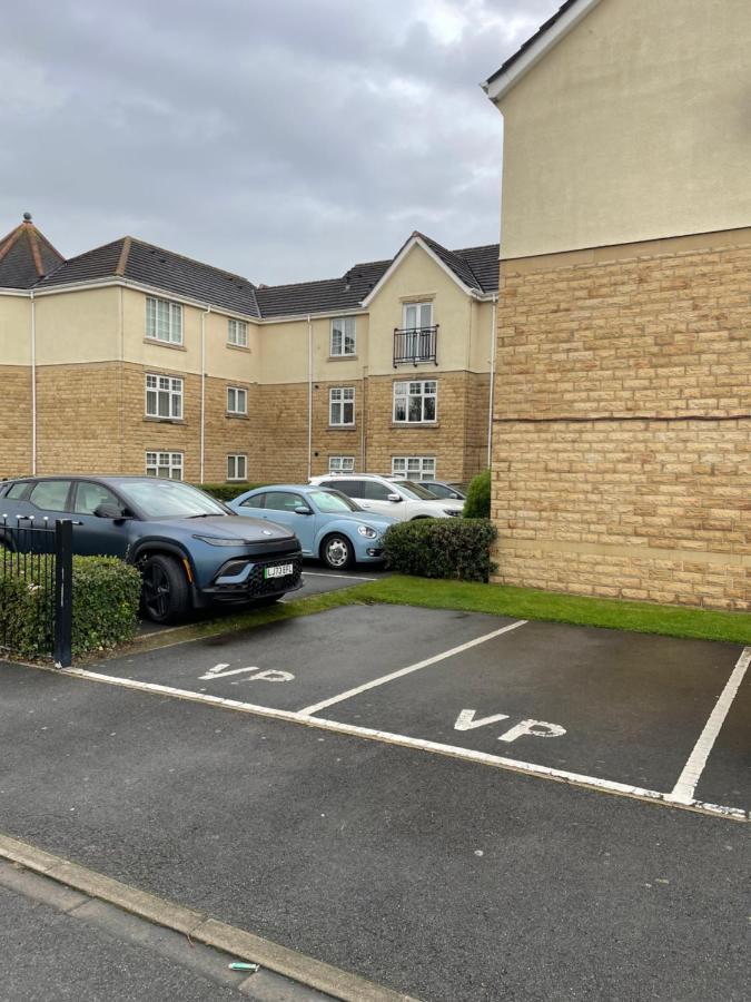 The Wickets - 2 Bedroom Apartment Overlooking Cricket Club Marton-in-Cleveland エクステリア 写真